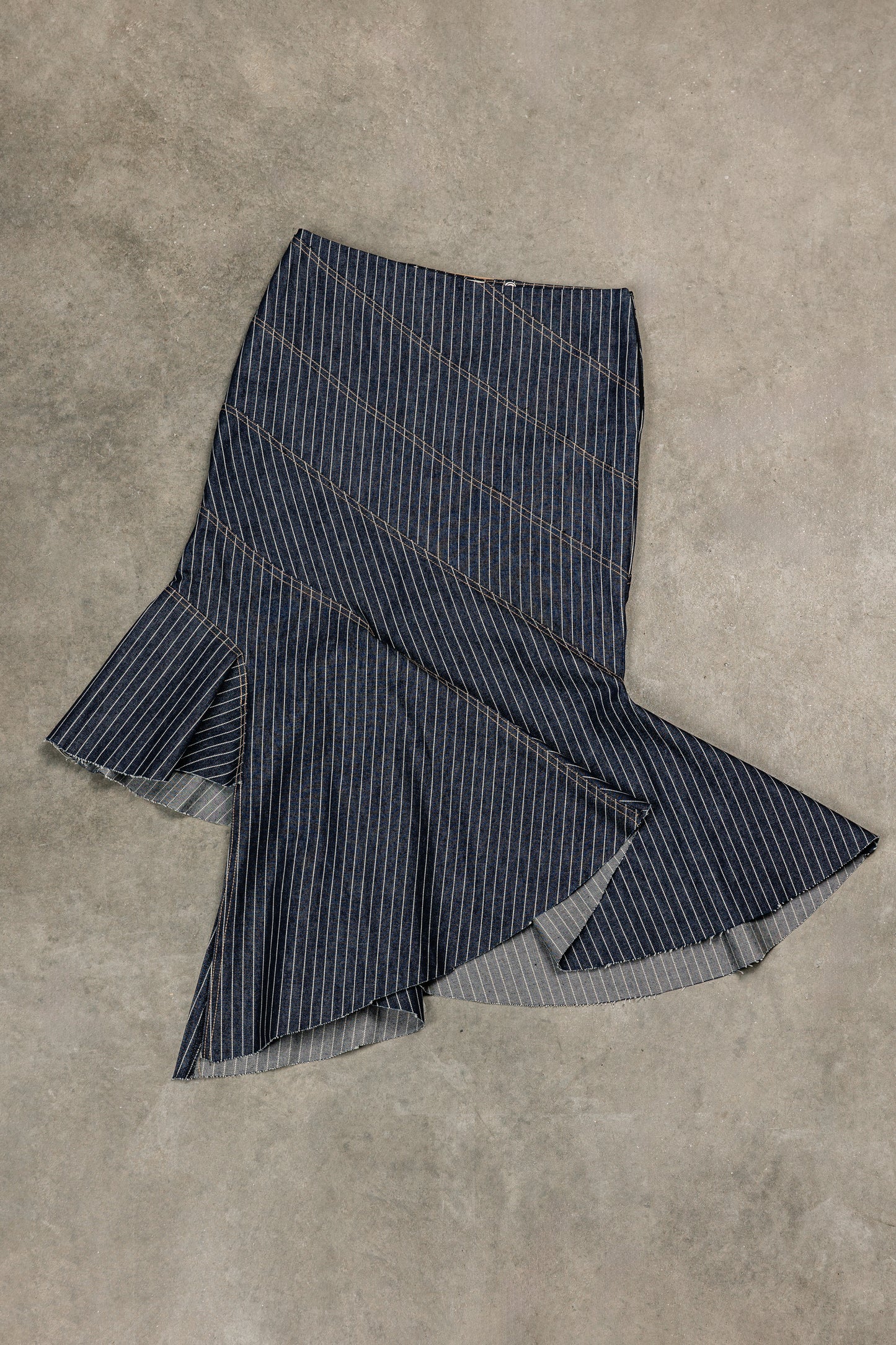 Tearless Pinstripe Denim Asymmetric Skirt